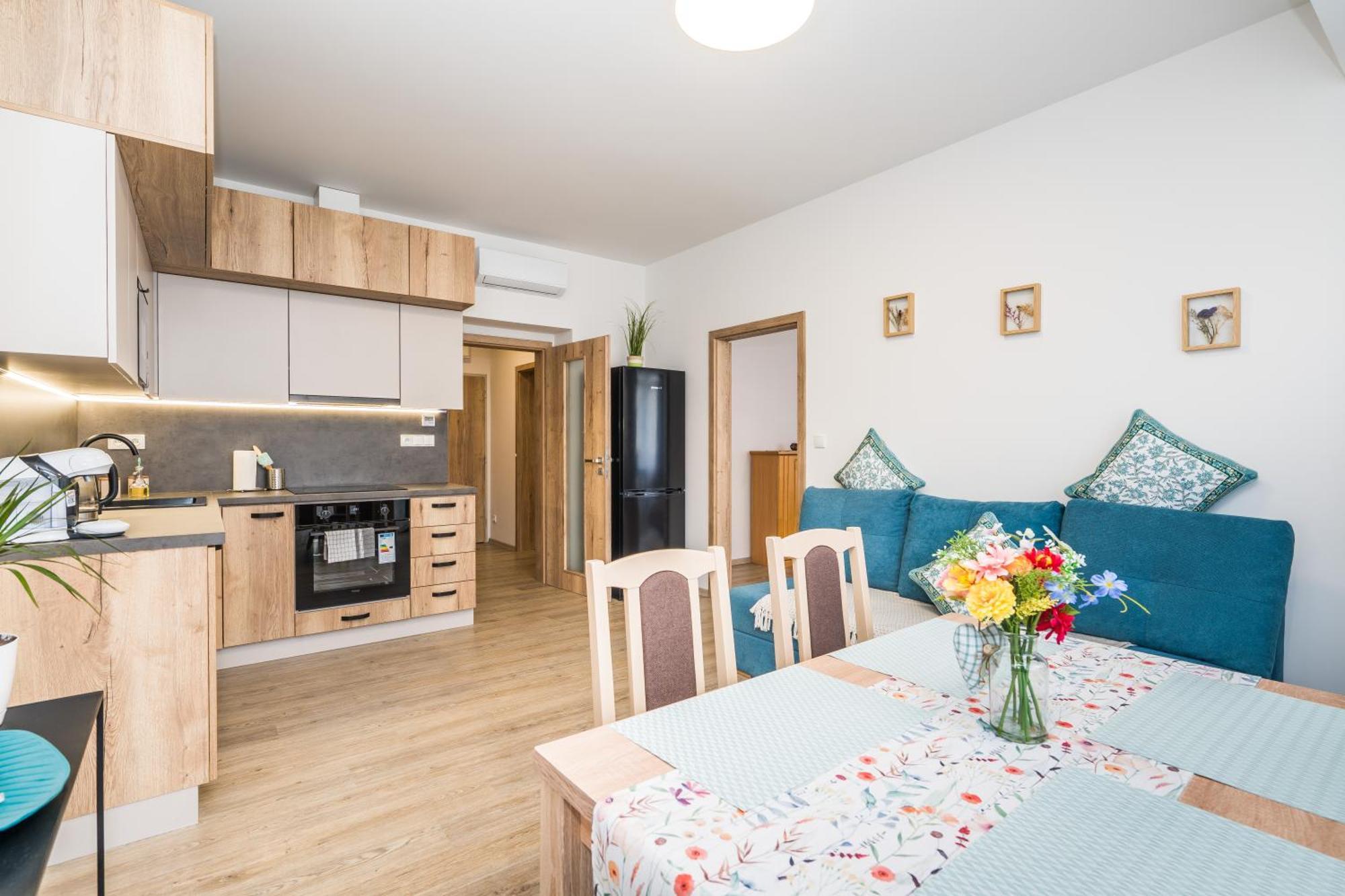 Perla Hradce 302 Apartment Hradec Kralove Bagian luar foto