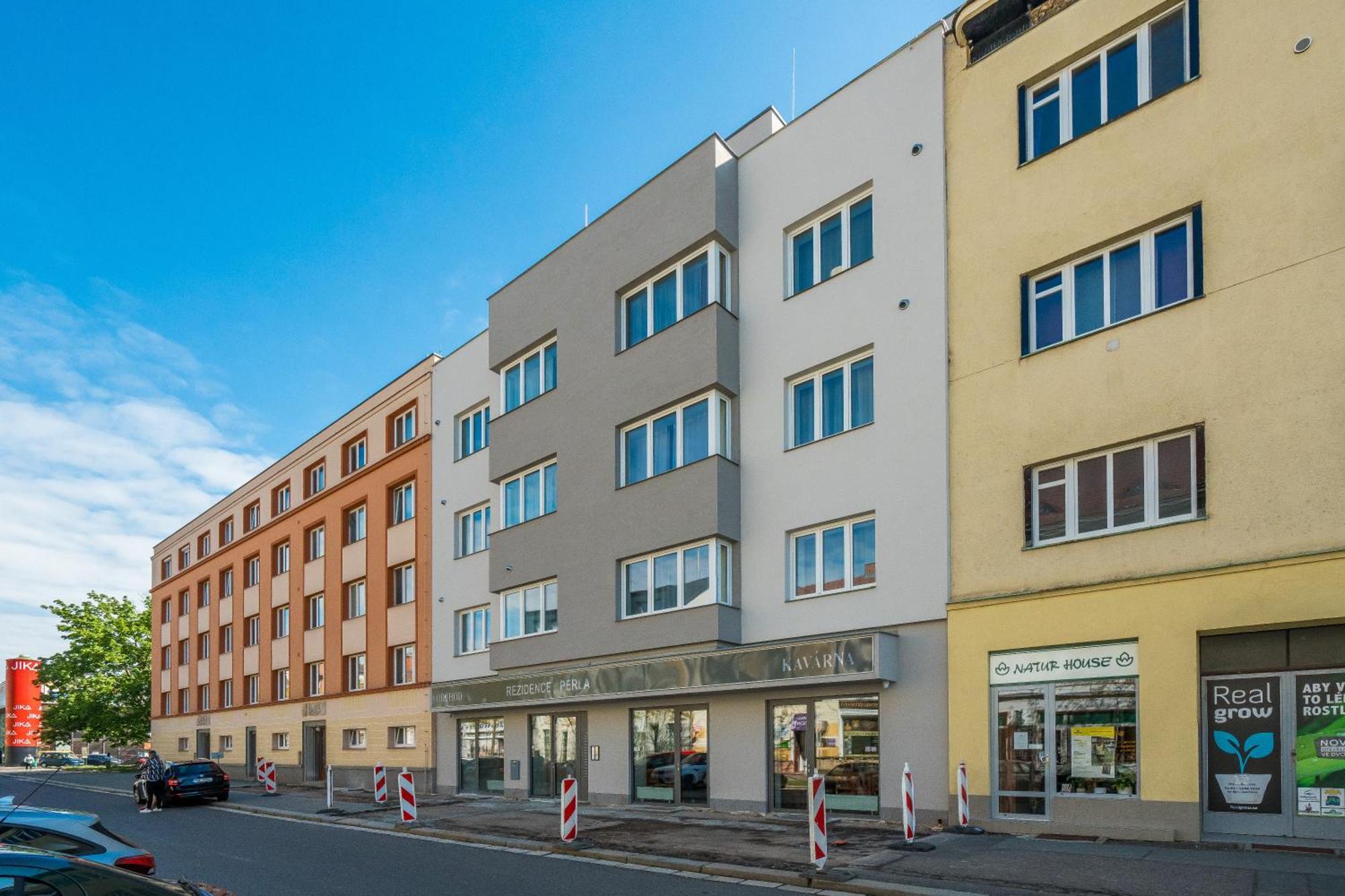 Perla Hradce 302 Apartment Hradec Kralove Bagian luar foto