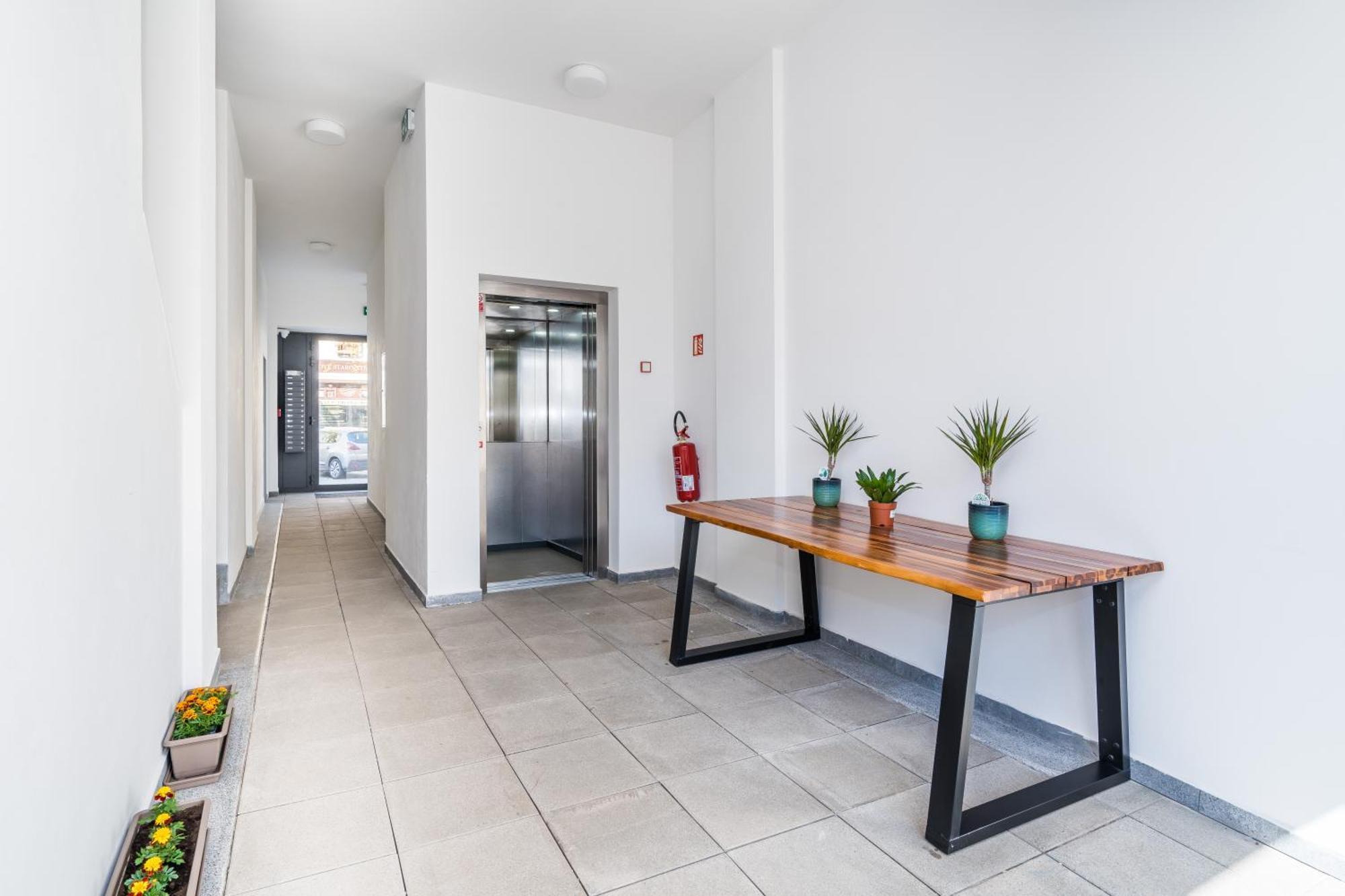Perla Hradce 302 Apartment Hradec Kralove Bagian luar foto