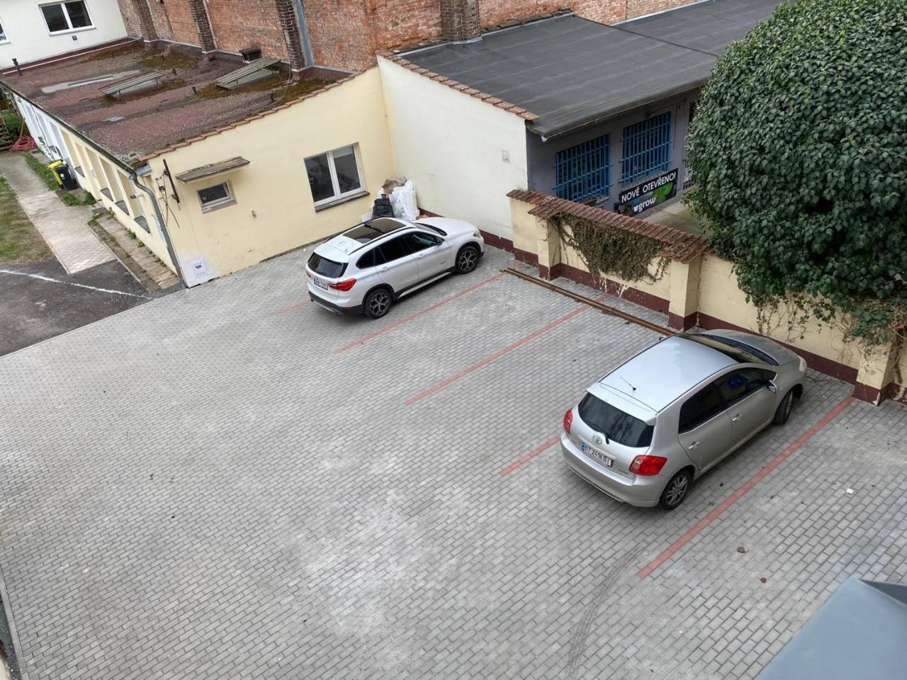 Perla Hradce 302 Apartment Hradec Kralove Bagian luar foto